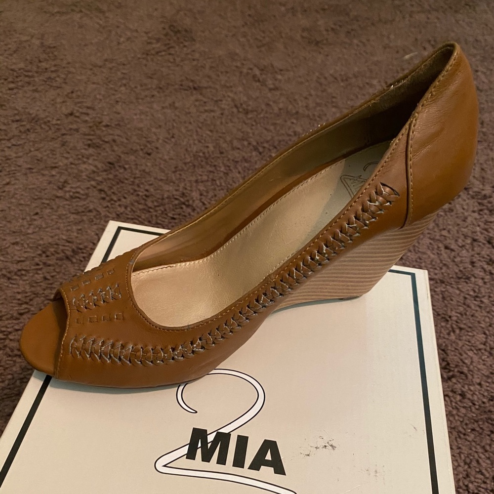 MIA wedges